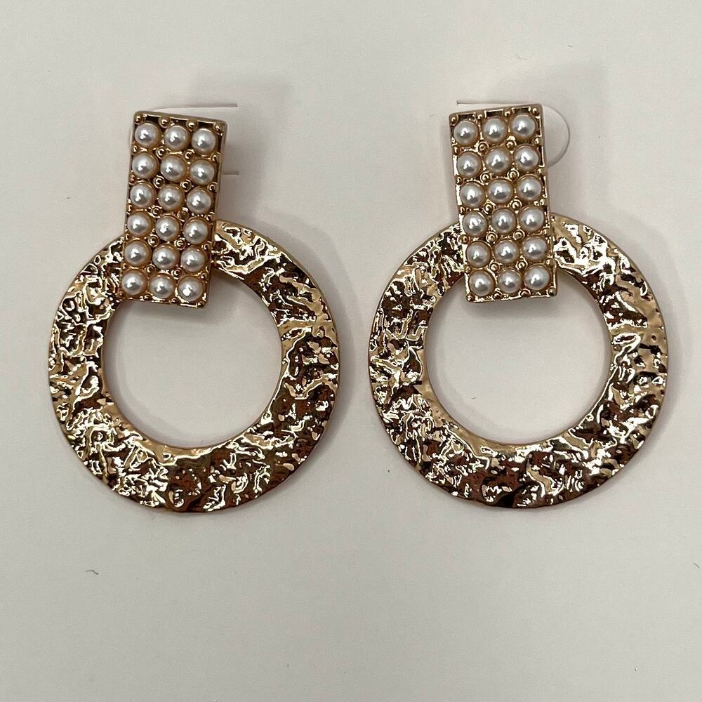 Ettika 18K Gold Plated Pearl Door Knocker Earrings NWT Textured Hammered Loop